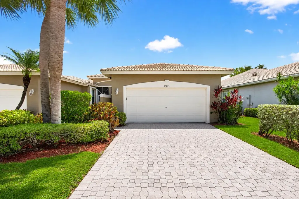 10773 Royal Caribbean Circle Boynton Beach FL 33437