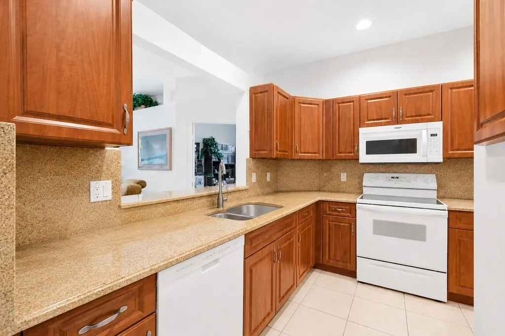 10773 Royal Caribbean Circle Boynton Beach FL 33437