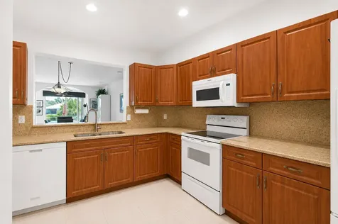 10773 Royal Caribbean Circle Boynton Beach FL 33437