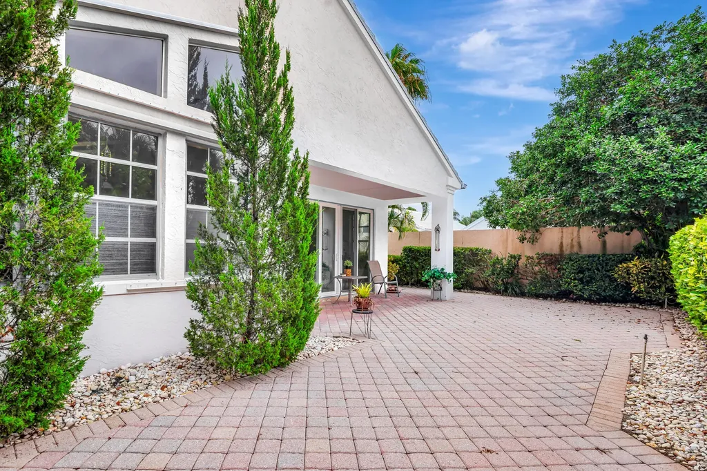999 Lytham Court West Palm Beach FL 33411