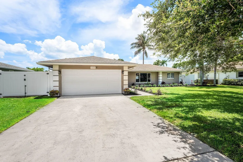 11832 Banyan Street Palm Beach Gardens FL 33410