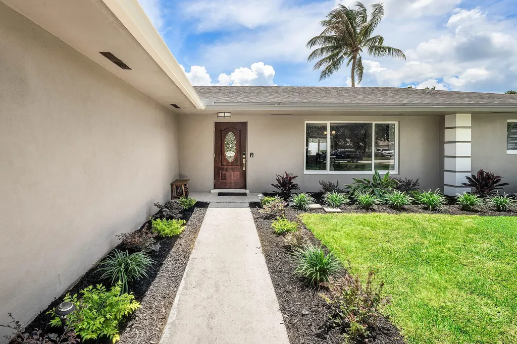 11832 Banyan Street Palm Beach Gardens FL 33410