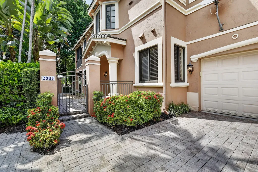 2883 Kinsington Circle Weston FL 33332