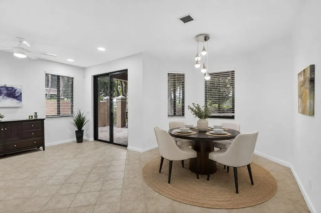 2883 Kinsington Circle Weston FL 33332