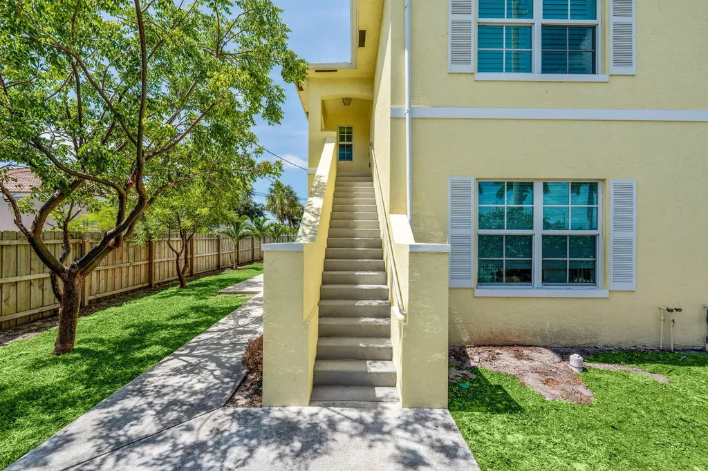 56 W 12th Street West Palm Beach FL 33404