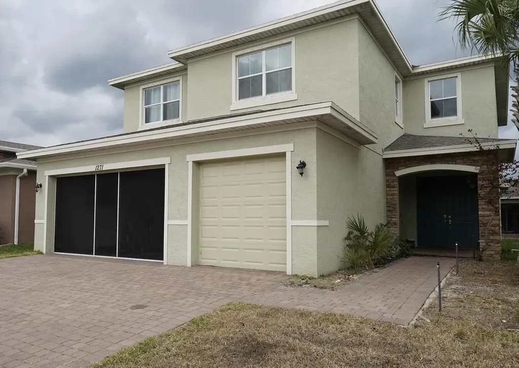 1271 NW Leonardo Circle Port St Lucie FL 34986