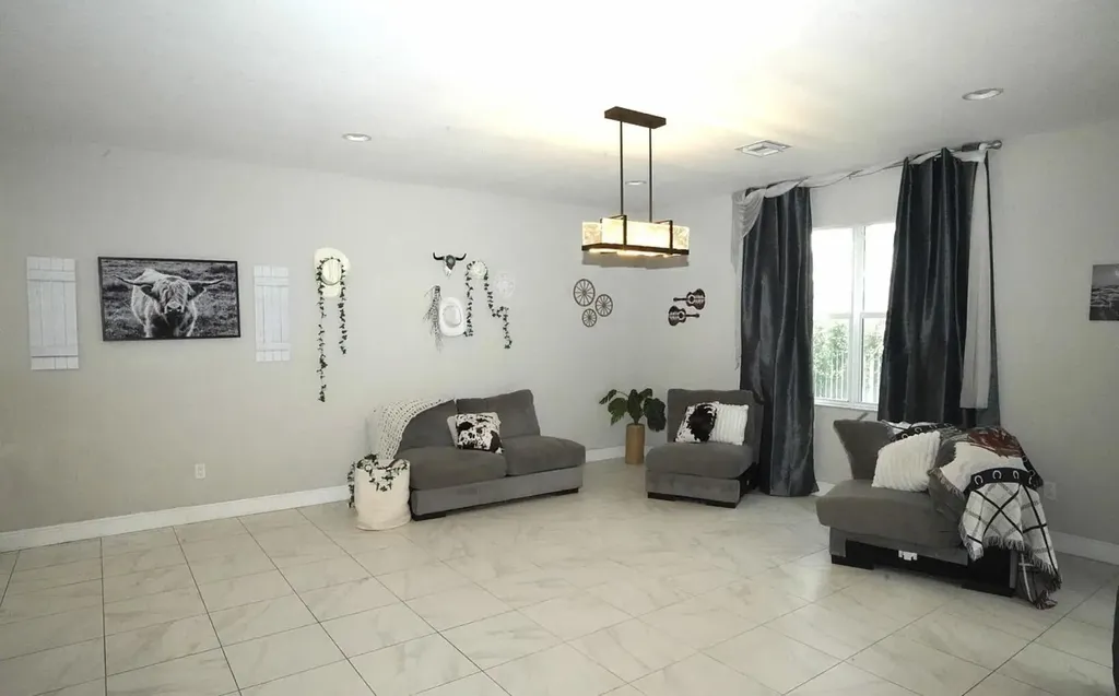 1271 NW Leonardo Circle Port St Lucie FL 34986