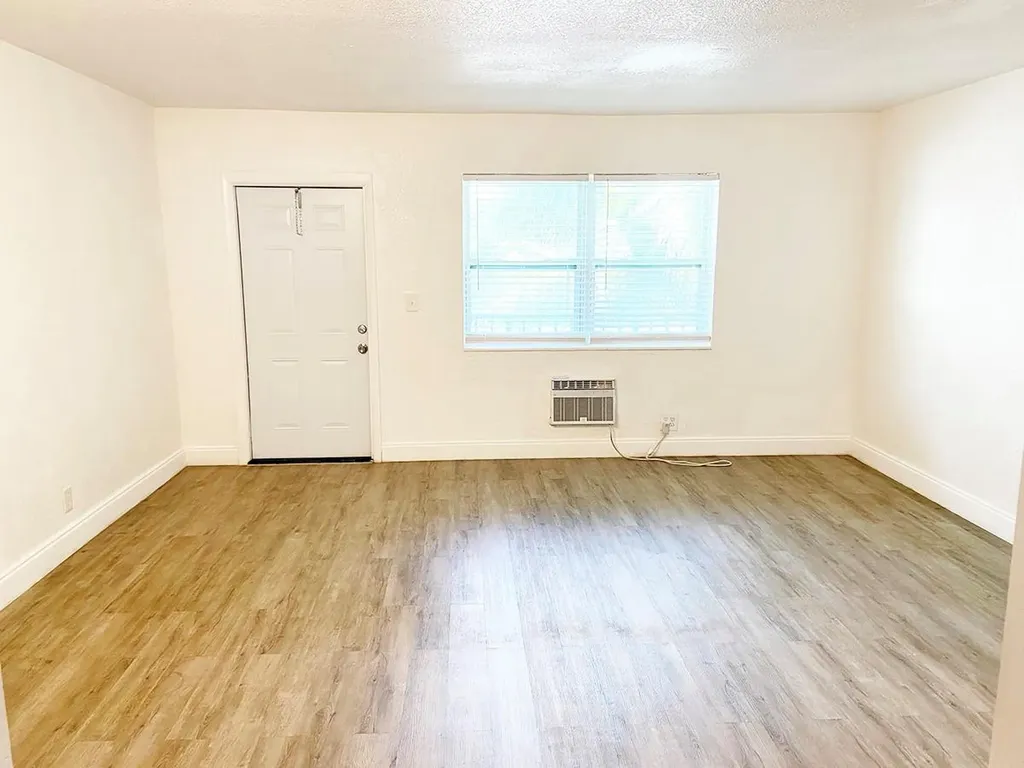 240 SW 8th Street Pompano Beach FL 33060