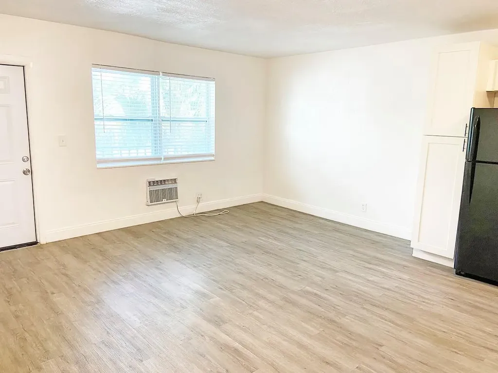 240 SW 8th Street Pompano Beach FL 33060