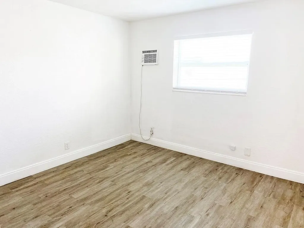 240 SW 8th Street Pompano Beach FL 33060