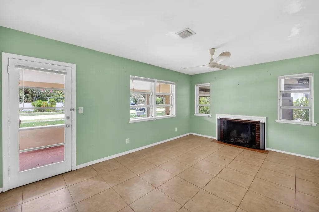 841 SW 18th Court Fort Lauderdale FL 33315