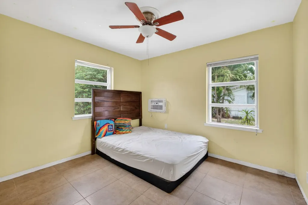 841 SW 18th Court Fort Lauderdale FL 33315