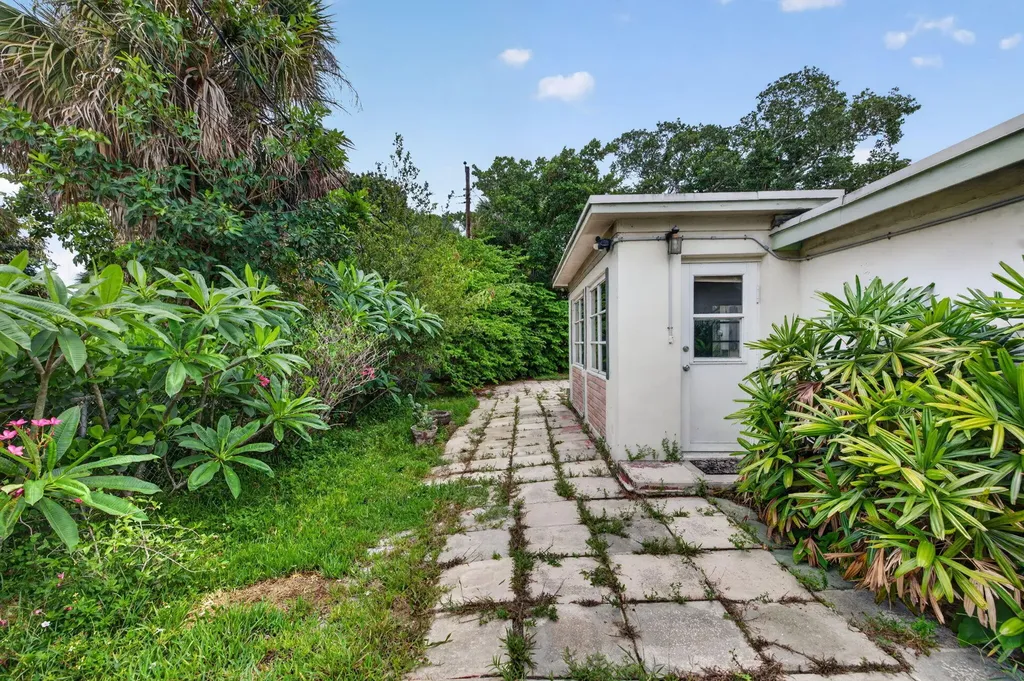 841 SW 18th Court Fort Lauderdale FL 33315