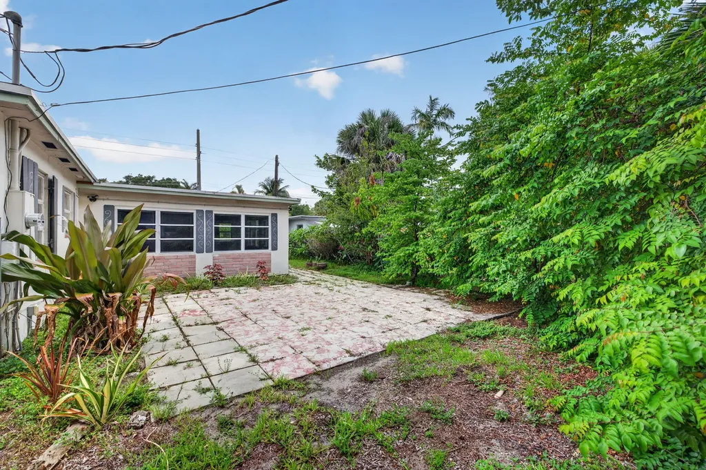 841 SW 18th Court Fort Lauderdale FL 33315