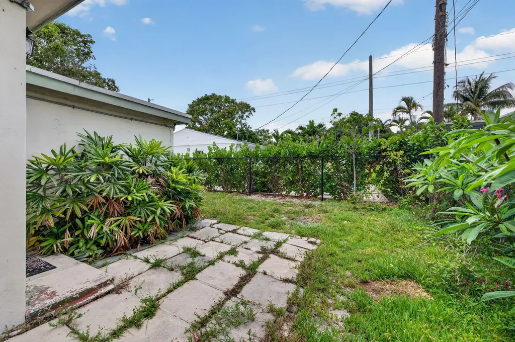 841 SW 18th Court Fort Lauderdale FL 33315