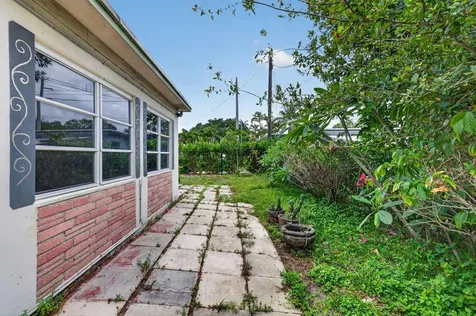 841 SW 18th Court Fort Lauderdale FL 33315