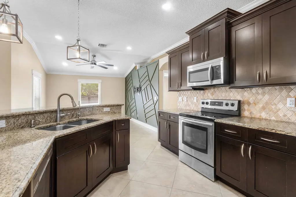 3349 SW Hill Street Port St Lucie FL 34953