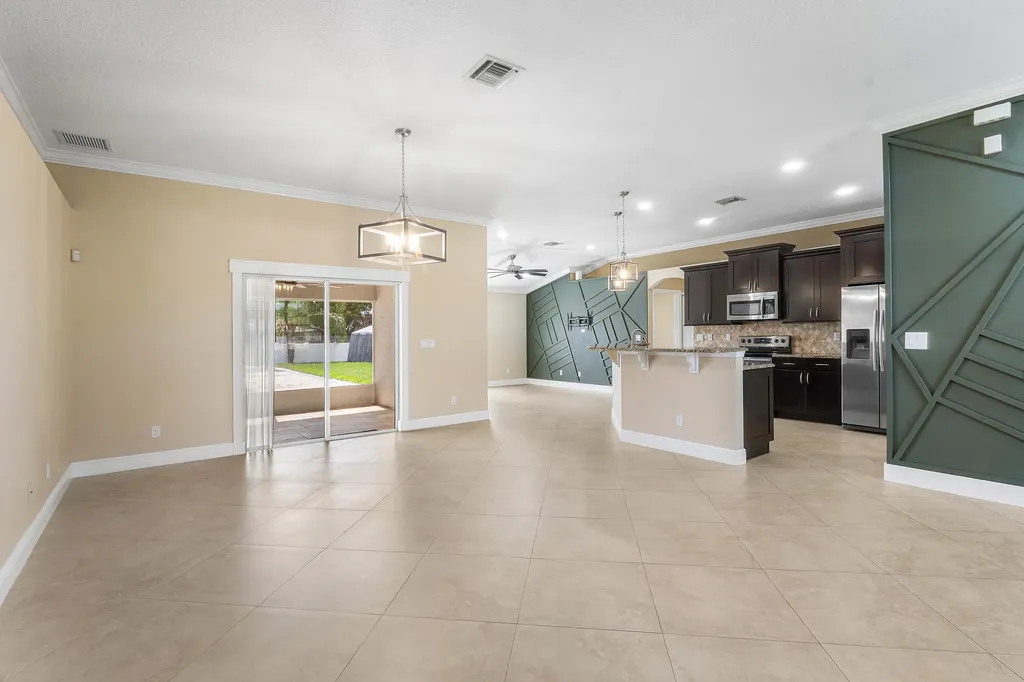 3349 SW Hill Street Port St Lucie FL 34953