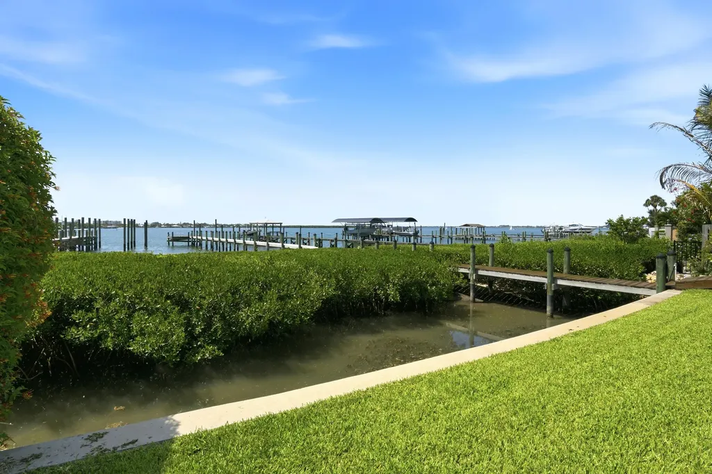 1651 Thumb Point Drive Fort Pierce FL 34949