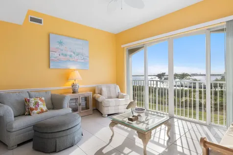 33 Harbour Isle Drive W Fort Pierce FL 34949