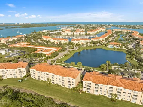 33 Harbour Isle Drive W Fort Pierce FL 34949