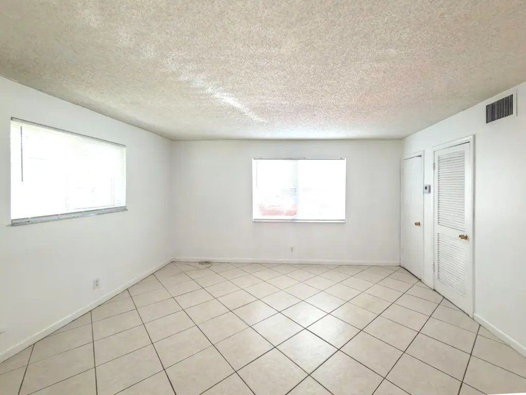 4109 Riverside Drive Coral Springs FL 33065