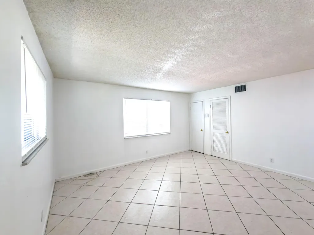 4109 Riverside Drive Coral Springs FL 33065