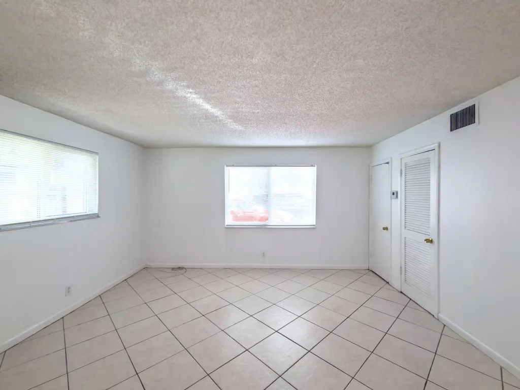 4109 Riverside Drive Coral Springs FL 33065