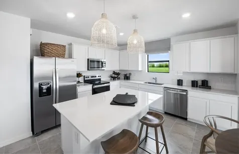 605 Oasis Lake Place Lehigh Acres FL 33936