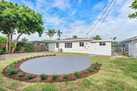 4650 NE 1st Terrace Oakland Park FL 33334