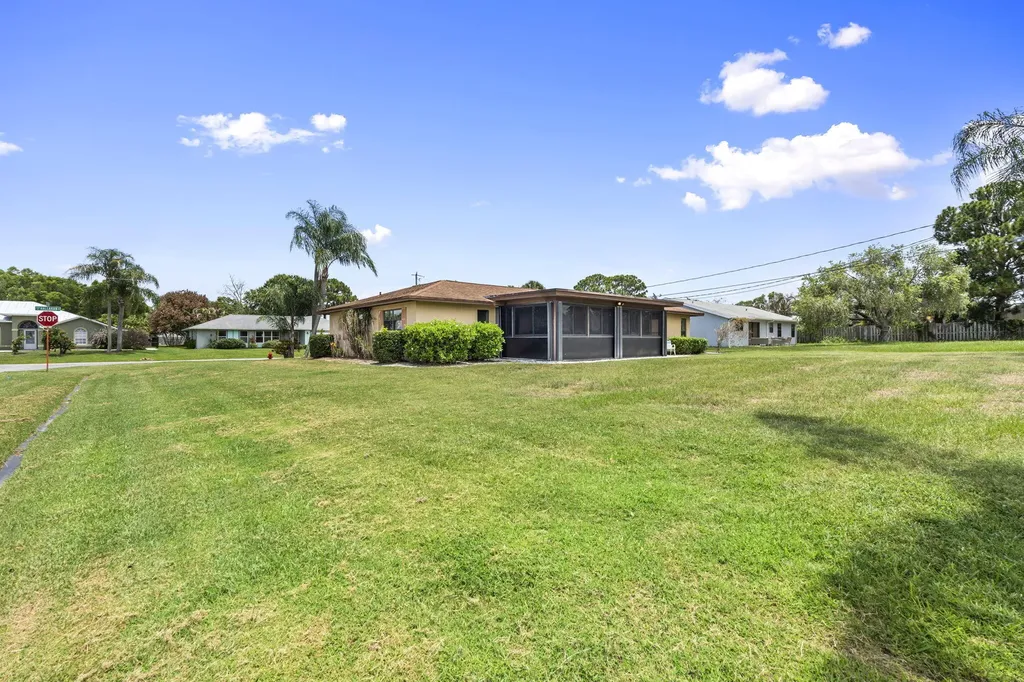 2538 SE Hallahan Street Port St Lucie FL 34952