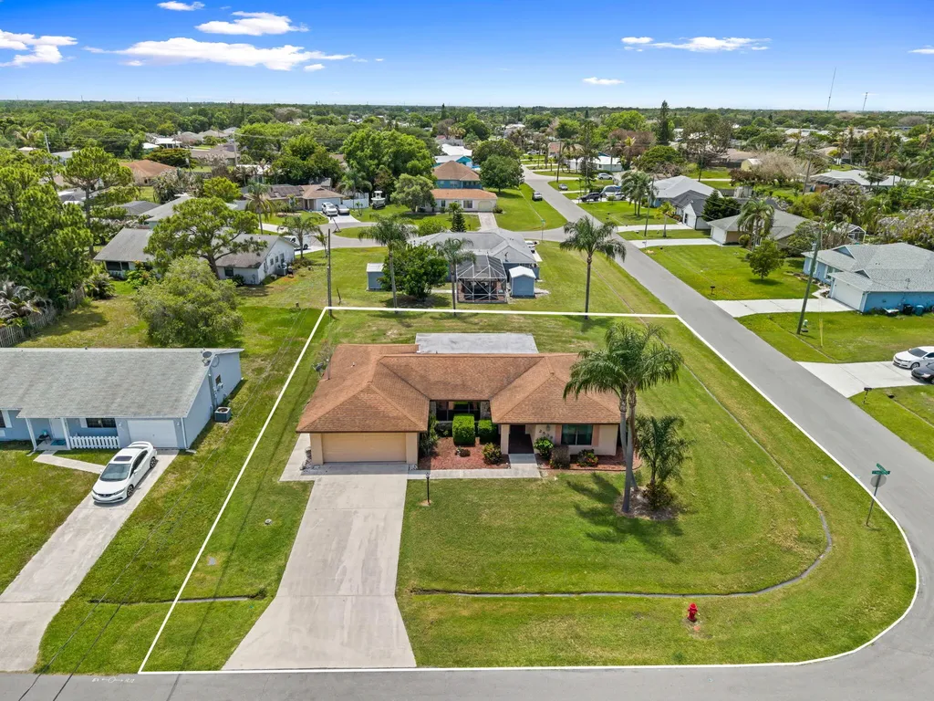 2538 SE Hallahan Street Port St Lucie FL 34952