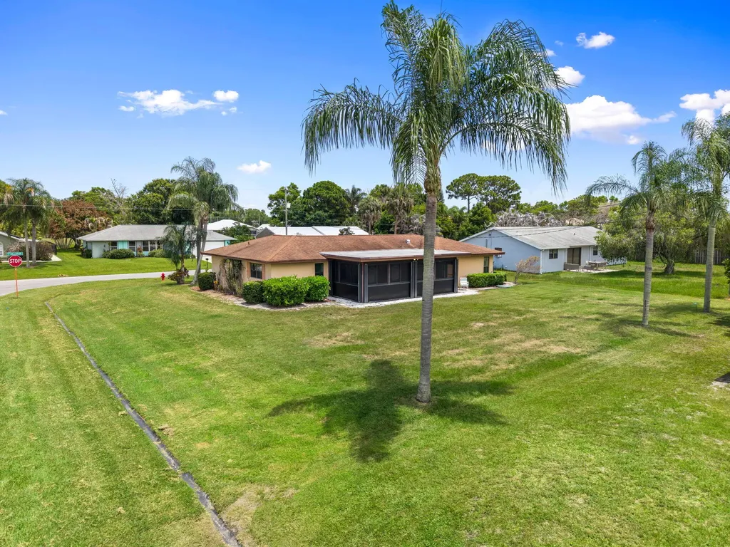2538 SE Hallahan Street Port St Lucie FL 34952