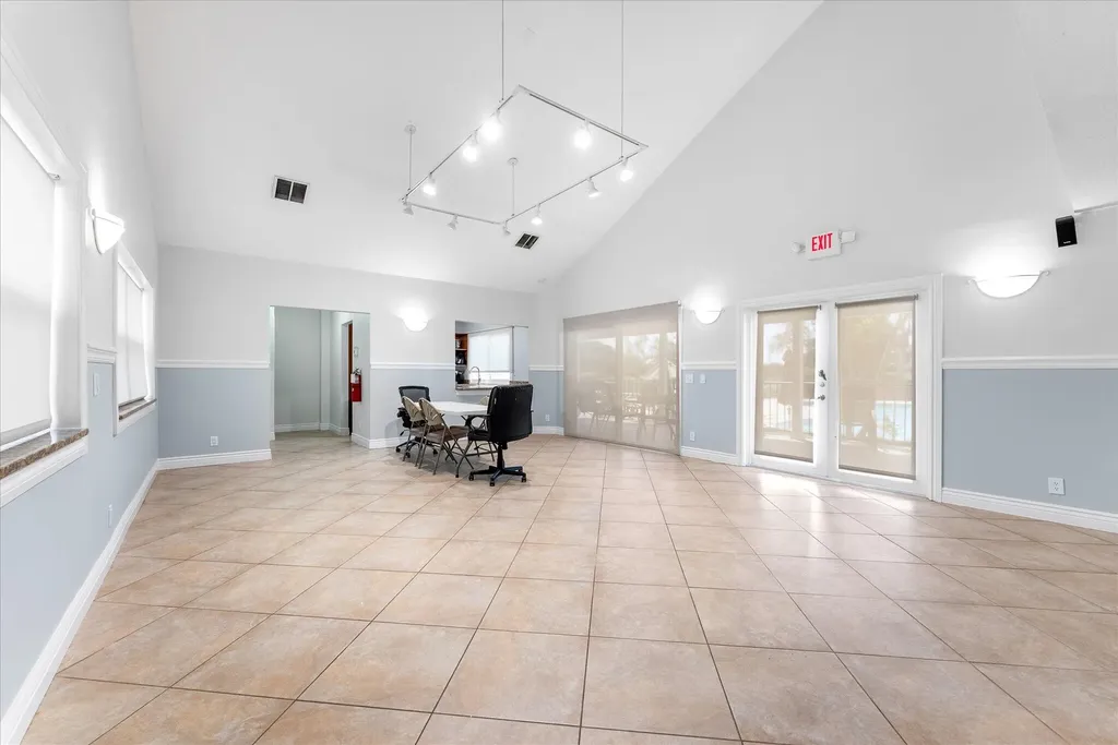 21400 Tudor Drive Boca Raton FL 33486