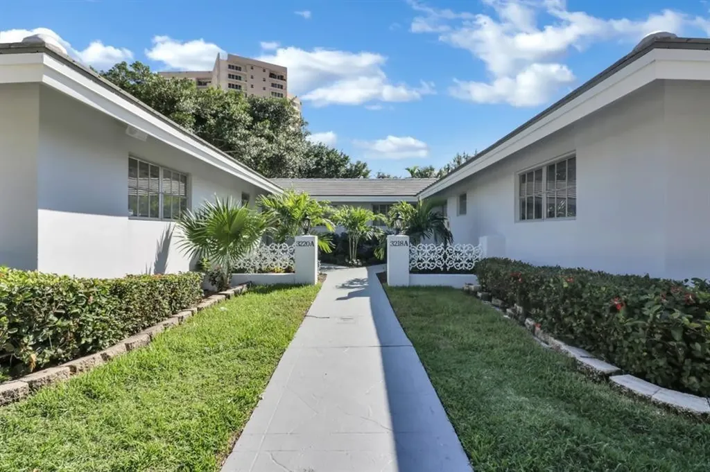 3218 SE 11th Street Pompano Beach FL 33062