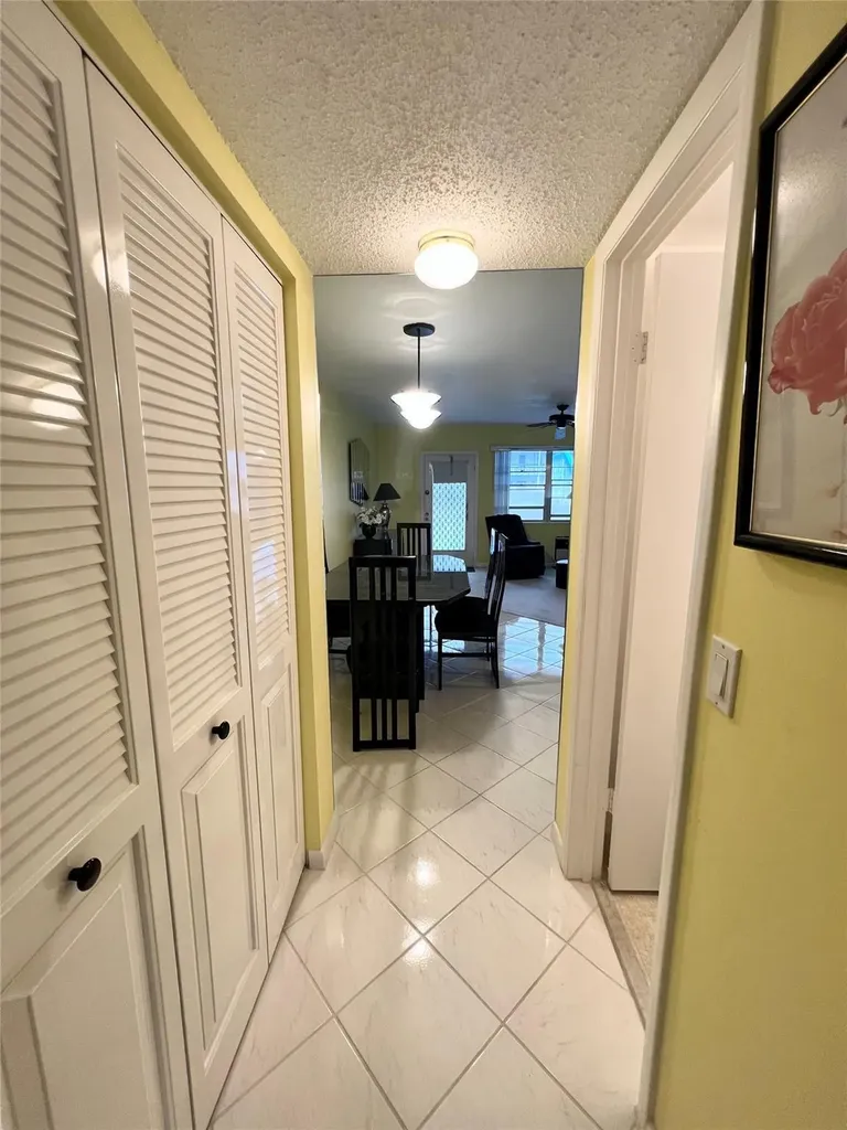 112 Oakridge I Deerfield Beach FL 33442
