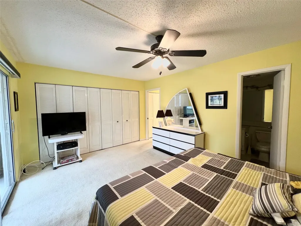 112 Oakridge I Deerfield Beach FL 33442