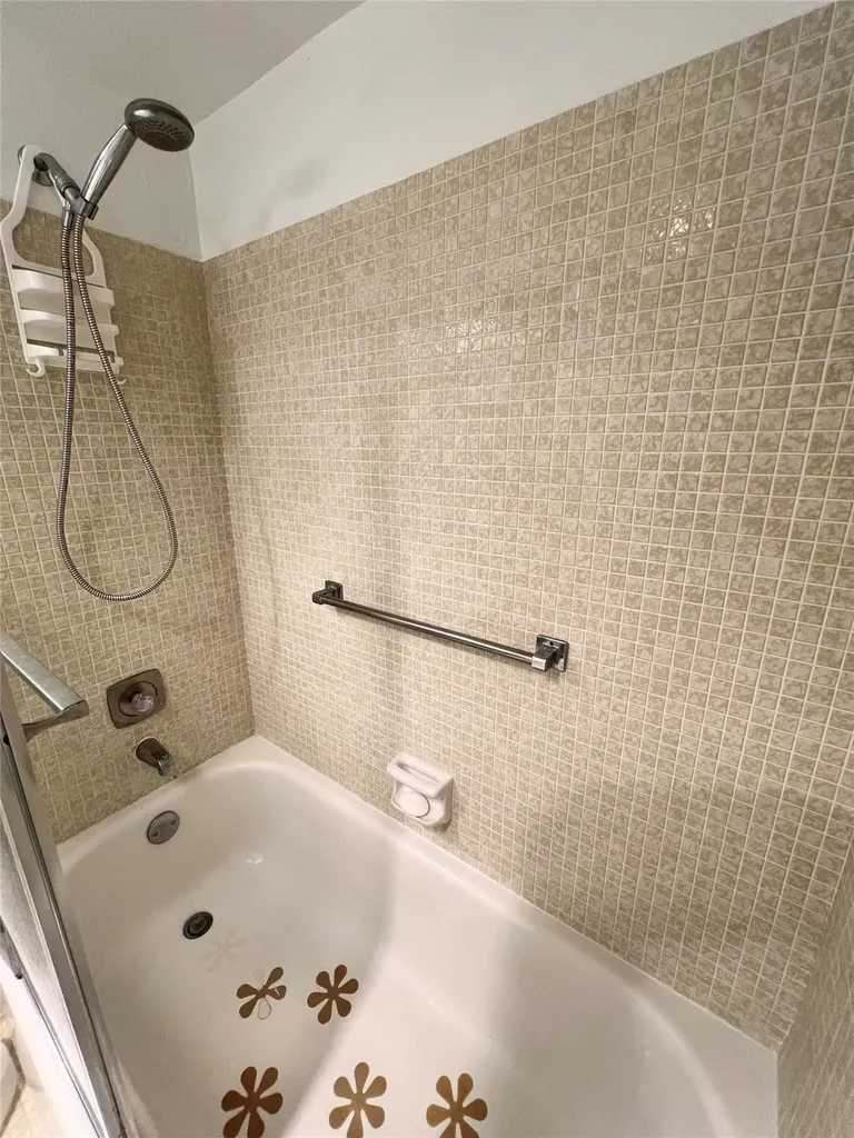 112 Oakridge I Deerfield Beach FL 33442
