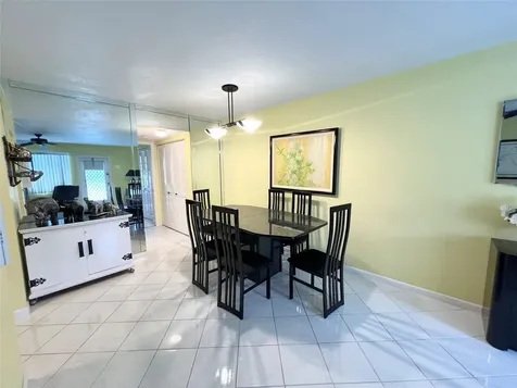 112 Oakridge I Deerfield Beach FL 33442
