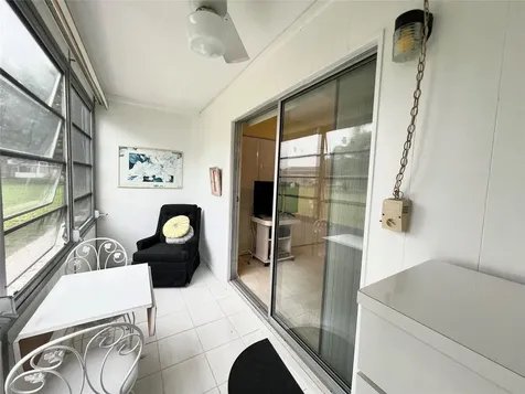 112 Oakridge I Deerfield Beach FL 33442