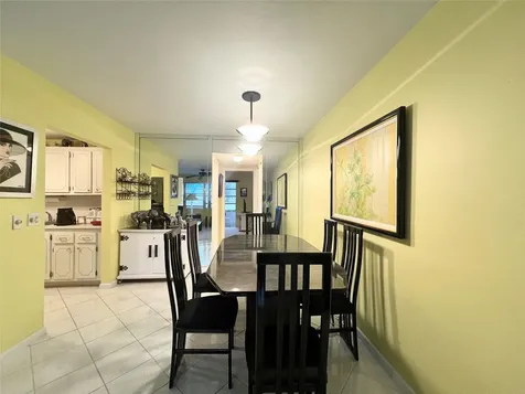 112 Oakridge I Deerfield Beach FL 33442