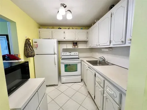 112 Oakridge I Deerfield Beach FL 33442