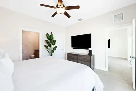 160 NE 35th Street Oakland Park FL 33334