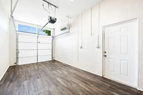 160 NE 35th Street Oakland Park FL 33334