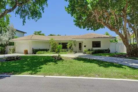 5 Gatehouse Road Sea Ranch Lakes FL 33308