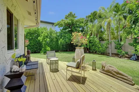 5 Gatehouse Road Sea Ranch Lakes FL 33308