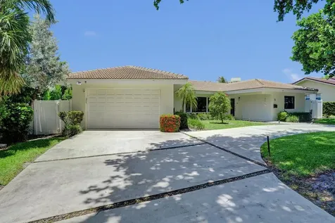 5 Gatehouse Road Sea Ranch Lakes FL 33308