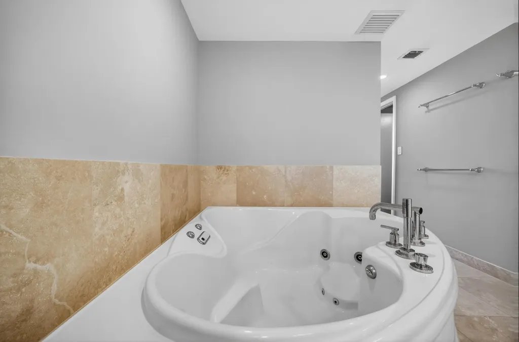 45 Hendricks Isle Fort Lauderdale FL 33301
