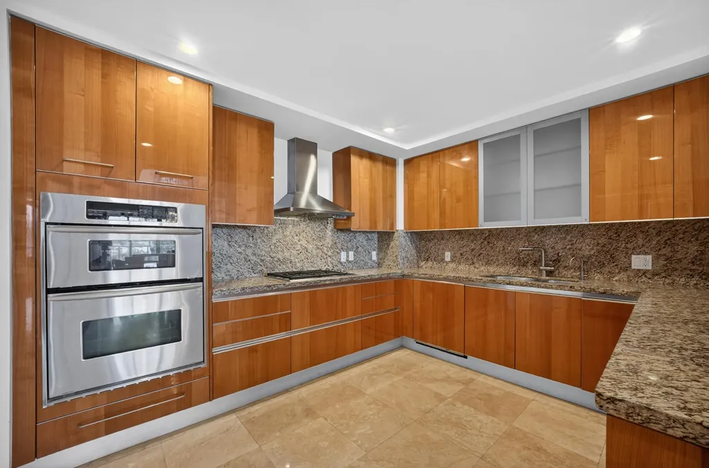45 Hendricks Isle Fort Lauderdale FL 33301