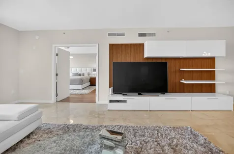 45 Hendricks Isle Fort Lauderdale FL 33301